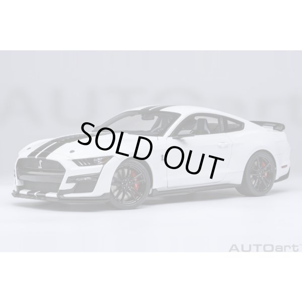 画像1: AUTOart 1/18 Ford Mustang Shelby GT500 (White with Black Stripes) (1)