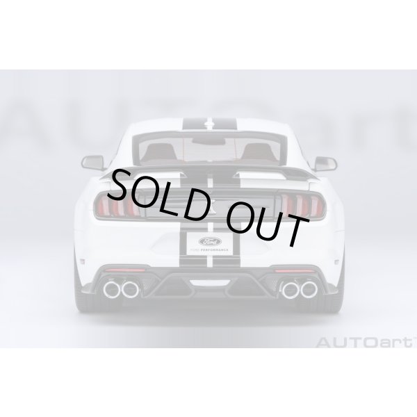 画像6: AUTOart 1/18 Ford Mustang Shelby GT500 (White with Black Stripes) (6)