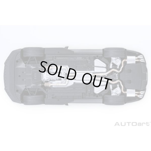 画像8: AUTOart 1/18 Ford Mustang Shelby GT500 (Silver with Black Stripes) (8)