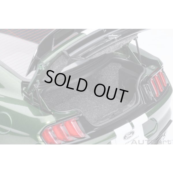 画像13: AUTOart 1/18 Ford Mustang Shelby GT500 (Green with White Stripes) (13)