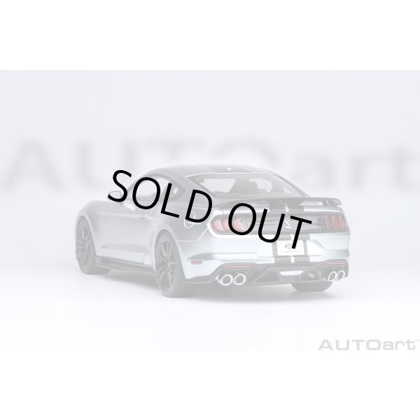 画像20: AUTOart 1/18 Ford Mustang Shelby GT500 (Silver with Black Stripes) (20)