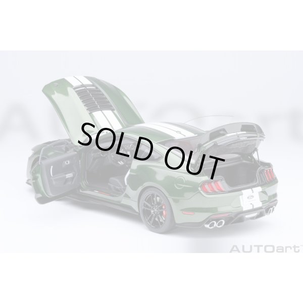 画像16: AUTOart 1/18 Ford Mustang Shelby GT500 (Green with White Stripes) (16)