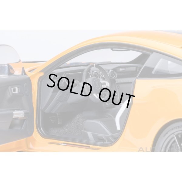 画像9: AUTOart 1/18 Ford Mustang Shelby GT500 (Orange with Black Stripes) (9)