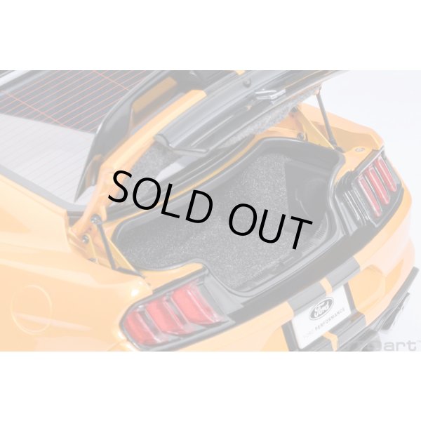 画像13: AUTOart 1/18 Ford Mustang Shelby GT500 (Orange with Black Stripes) (13)