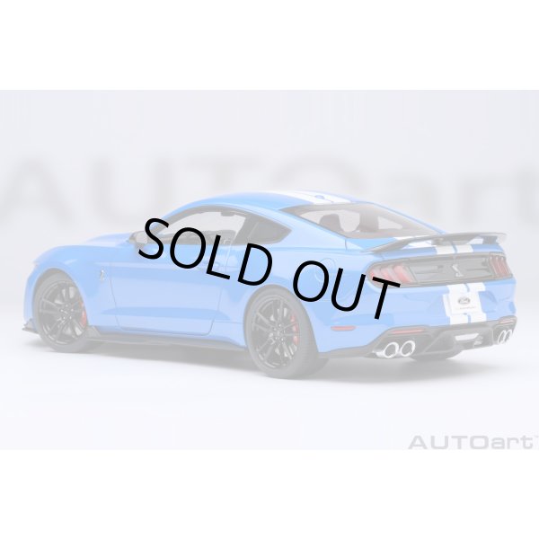 画像2: AUTOart 1/18 Ford Mustang Shelby GT500 (Blue with White Stripes) (2)