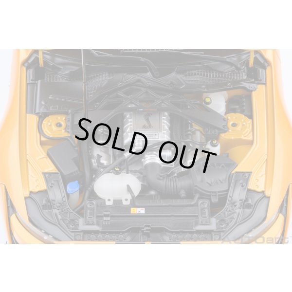 画像12: AUTOart 1/18 Ford Mustang Shelby GT500 (Orange with Black Stripes) (12)