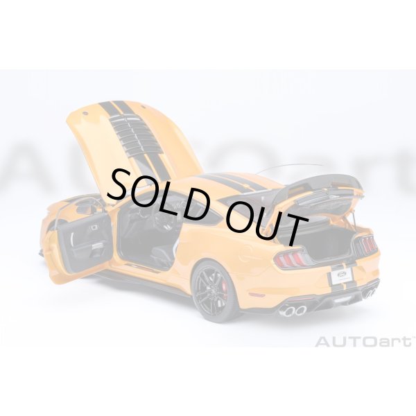 画像16: AUTOart 1/18 Ford Mustang Shelby GT500 (Orange with Black Stripes) (16)
