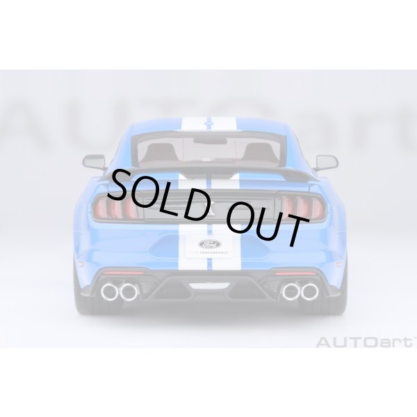 画像6: AUTOart 1/18 Ford Mustang Shelby GT500 (Blue with White Stripes) (6)