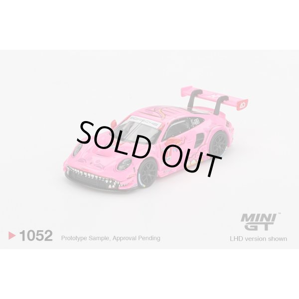 画像2: MINI GT 1/64 Porsche 911 GT3 R IMSA Road America 2024 #77 AO Racing (2)