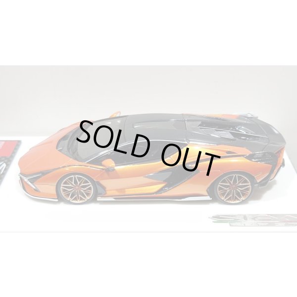 画像4: EIDOLON 1/43 Lamborghini Sian FKP 37 2019 with Stripe Arancio Pearl Limited 33 pcs. (4)