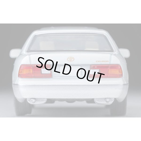画像6: TOMYTEC 1/64 Limited Vintage NEO Toyota Celsior C Spec F Package (Pearl White/Silver) 1997 (6)