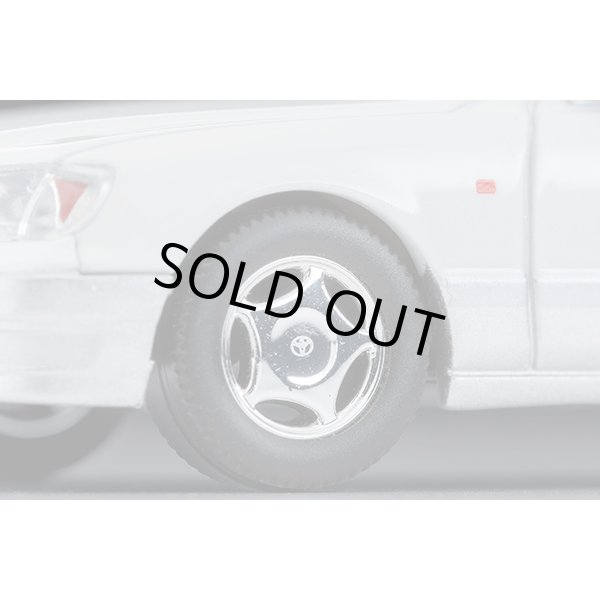 画像7: TOMYTEC 1/64 Limited Vintage NEO Toyota Celsior C Spec F Package (Pearl White/Silver) 1997 (7)