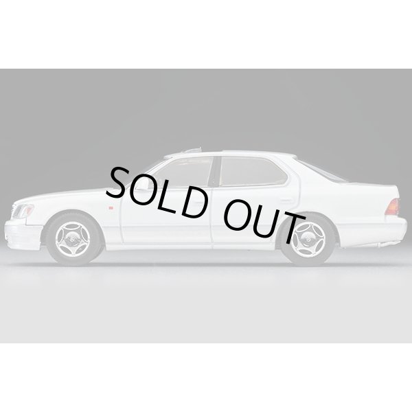 画像3: TOMYTEC 1/64 Limited Vintage NEO Toyota Celsior C Spec F Package (Pearl White/Silver) 1997 (3)