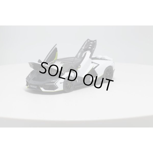 画像7: HUNG HING TOYS 1/64 Lamborghini Revuelto Arena White (7)