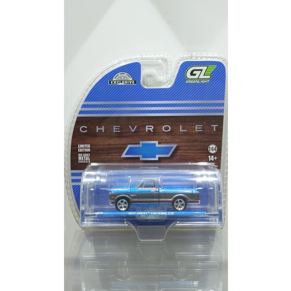 画像3: GREEN LiGHT EXCLUSIVE 1/64 1972 Chevy Cheyenne C10 Short Bed - Electric Blue and Gunmetal Gray (3)