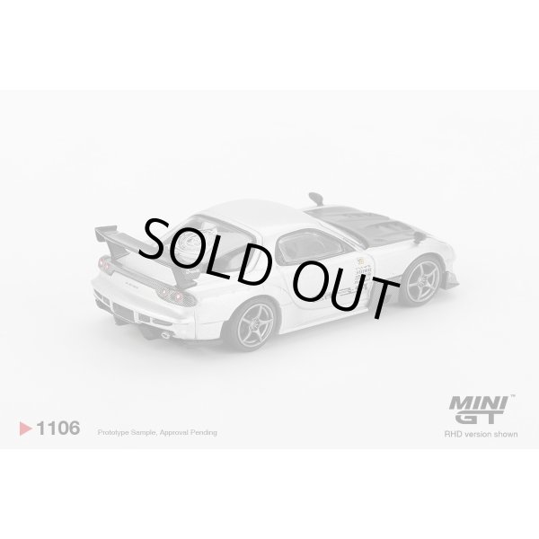 画像2: MINI GT 1/64 Mazda RX-7 RE Amemiya Silver Metallic (LHD) (2)