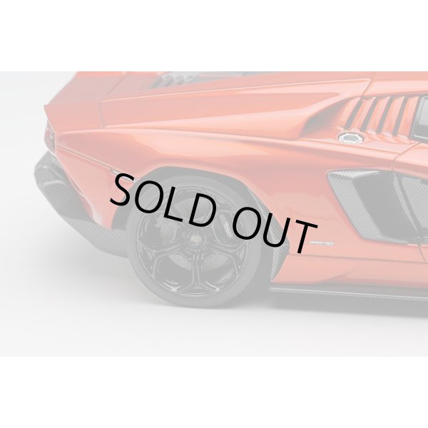 画像7: EIDOLON COLLECTION 1/43 Lamborghini Countach LPI 800-4 2022 Arancio Bluchert Limited 60 pcs. (7)