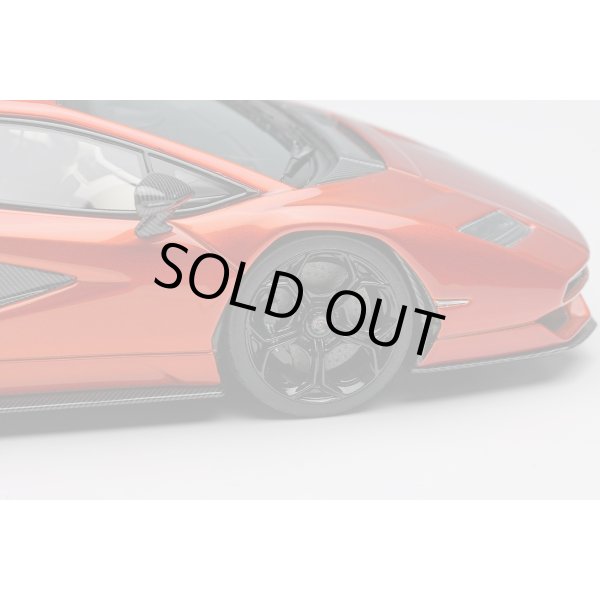 画像6: EIDOLON COLLECTION 1/43 Lamborghini Countach LPI 800-4 2022 Arancio Bluchert Limited 60 pcs. (6)