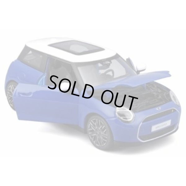 画像2: Maisto 1/24 Mini Cooper SE (JO1) Blue/White (2)