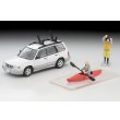 画像1: TOMYTEC 1/64 Limited Vintage NEO Subaru Forester Custom Version (White/Silver) with Kayak and Figure (1)