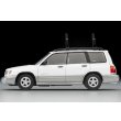 画像4: TOMYTEC 1/64 Limited Vintage NEO Subaru Forester Custom Version (White/Silver) with Kayak and Figure (4)
