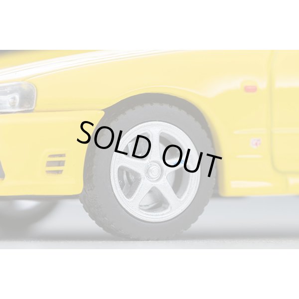 画像7: TOMYTEC 1/64 Limited Vintage NEO Nissan Skyline 2-Door Sports Coupe 25GT TURBO with Optional Parts (Yellow) 1998 (7)