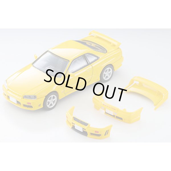 画像9: TOMYTEC 1/64 Limited Vintage NEO Nissan Skyline 2-Door Sports Coupe 25GT TURBO with Optional Parts (Yellow) 1998 (9)