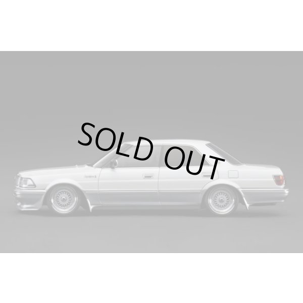 画像3: ignition model 1/18 TOYOTA CROWN Royal Saloon G (130) Pearl White/Silver (3)