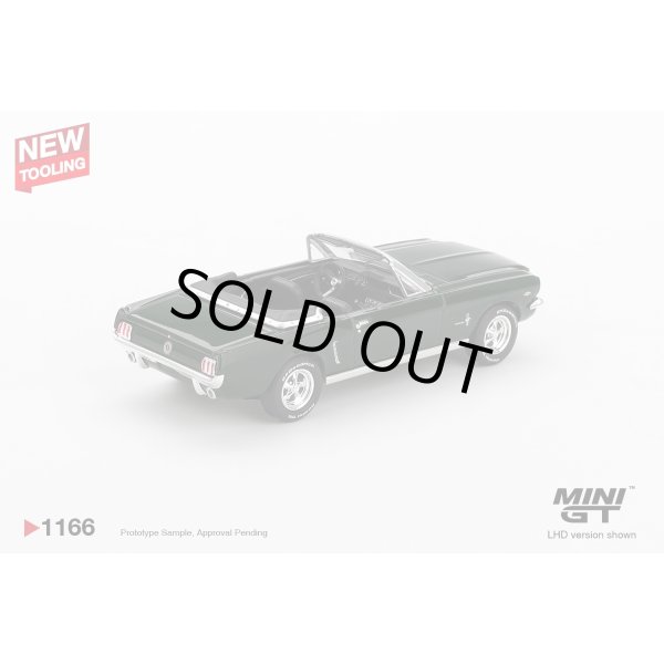 画像2: MINI GT 1/64 Ford Mustang Convertible 1964 Highlight Green (LHD) (2)