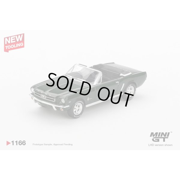 画像1: MINI GT 1/64 Ford Mustang Convertible 1964 Highlight Green (LHD) (1)