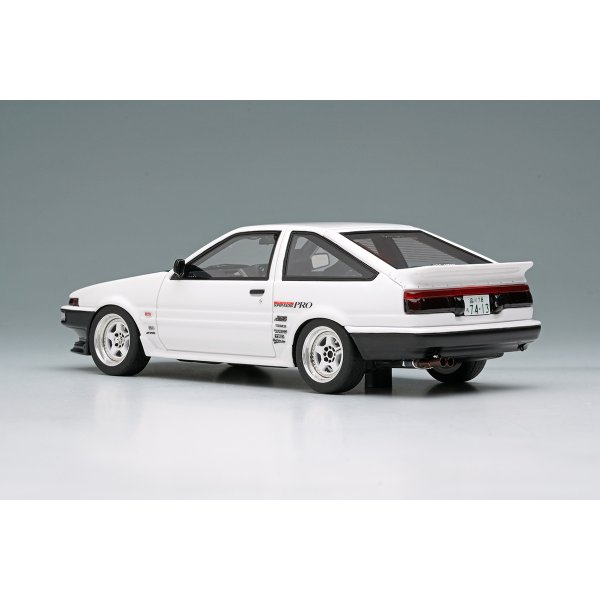 画像13: EIDOLON 1/43 Toyota Sprinter Trueno (AE86) (3-Door) Tk-Street Ver. White (Green Carbon Hood) (13)