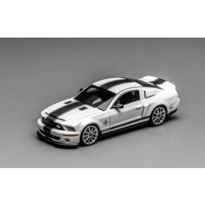 画像: MOTORHELIX 1/64 Ford Mustang Shelby GT500 Super Snake 2007 Performance White