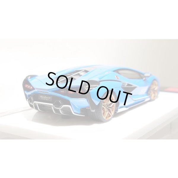 画像10: EIDOLON 1/43 Lamborghini Sian FKP 37 2019 with Stripe Azzurro Pearl Limited 32 pcs. (10)