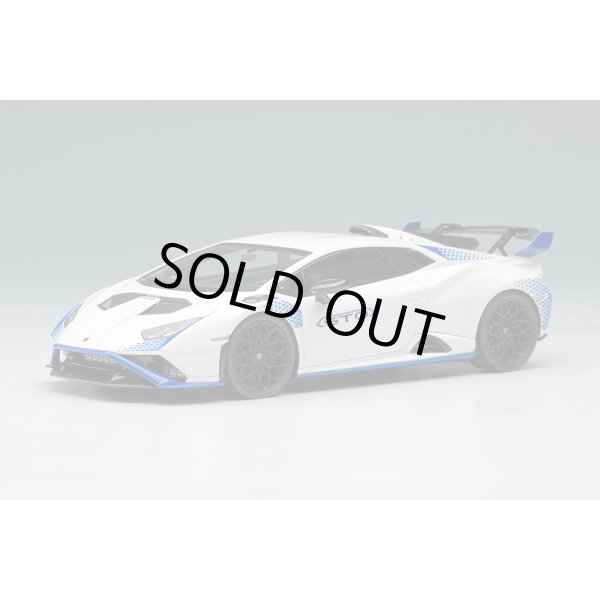画像2: EIDOLON 1/43 Lamborghini Huracan STO 2021 Bianco Monocerus / Blue Livery Limited 100 pcs. (2)