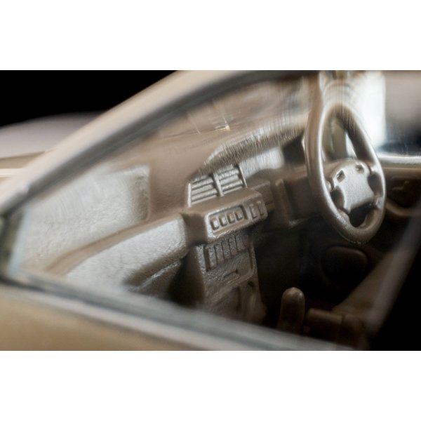 画像9: TOMYTEC 1/64 Limited Vintage NEO Nissan Cefiro Townride SV (White / Beige) 1991 (9)