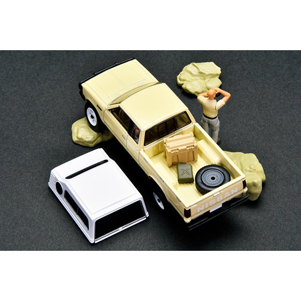 画像8: TOMYTEC 1/64 "Kaiyodo (海洋堂)" x "Tomica Limited Vintage" Diorama Collection 64 #Car Snap 32a Safari 4 (with Nissan Truck 4x4 King Cab) (8)