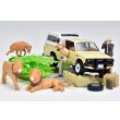 画像2: TOMYTEC 1/64 "Kaiyodo (海洋堂)" x "Tomica Limited Vintage" Diorama Collection 64 #Car Snap 32a Safari 4 (with Nissan Truck 4x4 King Cab) (2)