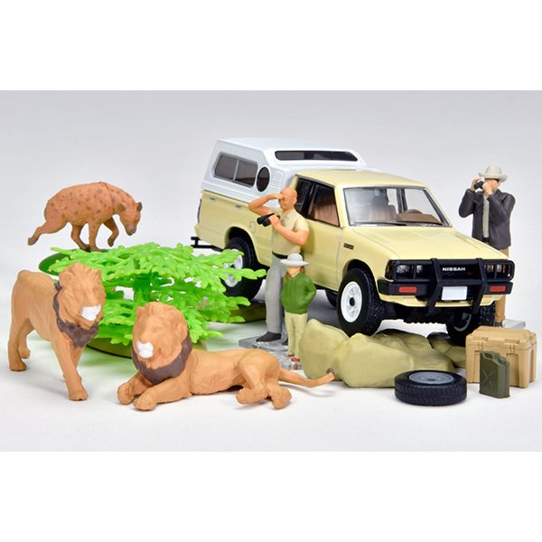 画像2: TOMYTEC 1/64 "Kaiyodo (海洋堂)" x "Tomica Limited Vintage" Diorama Collection 64 #Car Snap 32a Safari 4 (with Nissan Truck 4x4 King Cab) (2)