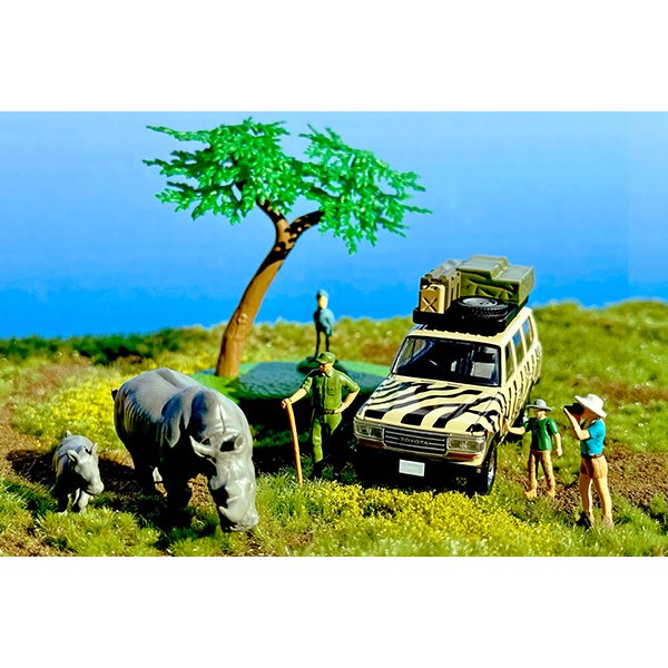 画像2: TOMYTEC 1/64 "Kaiyodo (海洋堂)" x "Tomica Limited Vintage" Diorama Collection 64 #Car Snap 31a Safari 3 (with Toyota Land Cruiser 60) (2)