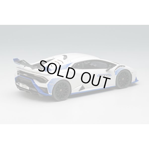 画像4: EIDOLON 1/43 Lamborghini Huracan STO 2021 Bianco Monocerus / Blue Livery Limited 100 pcs. (4)
