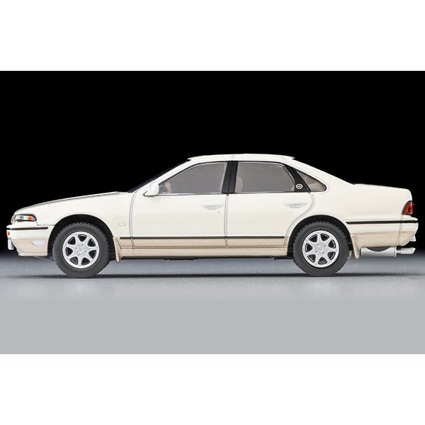 画像3: TOMYTEC 1/64 Limited Vintage NEO Nissan Cefiro Townride SV (White / Beige) 1991 (3)