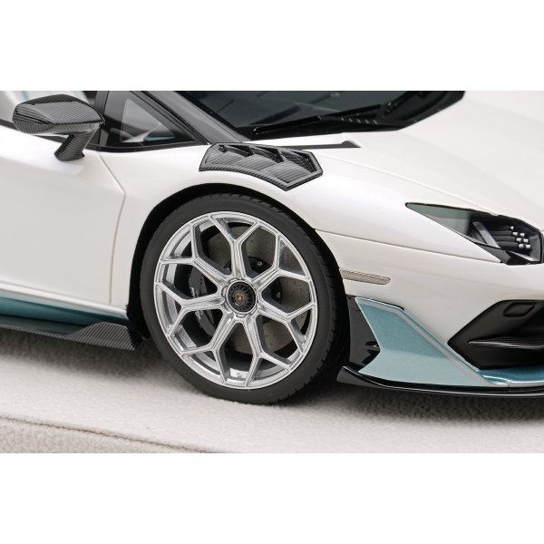 画像6: EIDOLON 1/18 Lamborghini Aventador SVJ Roadster 2020 Ad Personam 2-tone paint Pearl White / Azzurro Tetis Limited 50 pcs. (6)