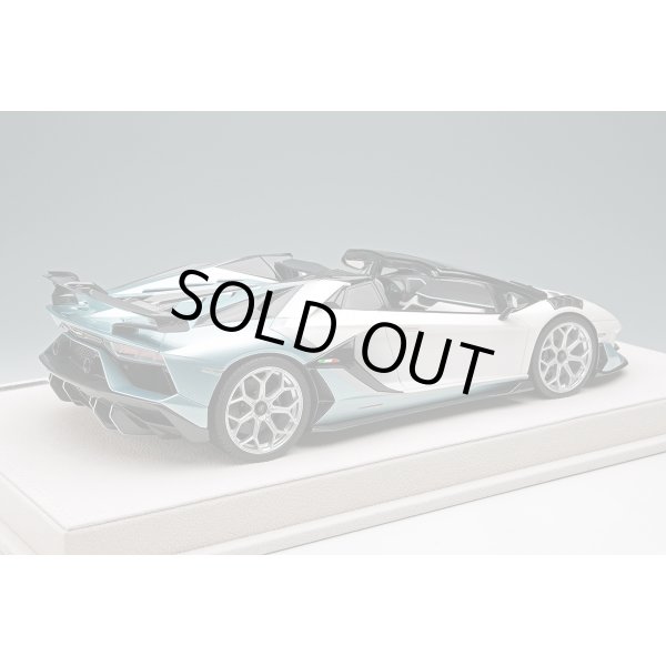 画像4: EIDOLON 1/18 Lamborghini Aventador SVJ Roadster 2020 Ad Personam 2-tone paint Pearl White / Azzurro Tetis Limited 50 pcs. (4)