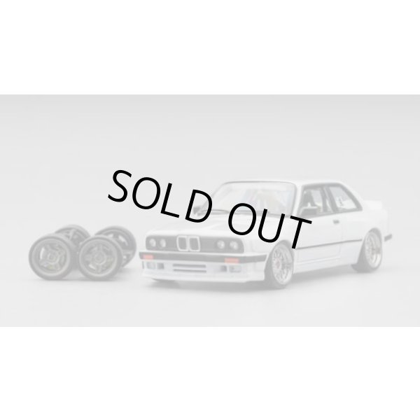 画像1: CM Model 1/64 Pandem M3 (E30) Pearl White (1)