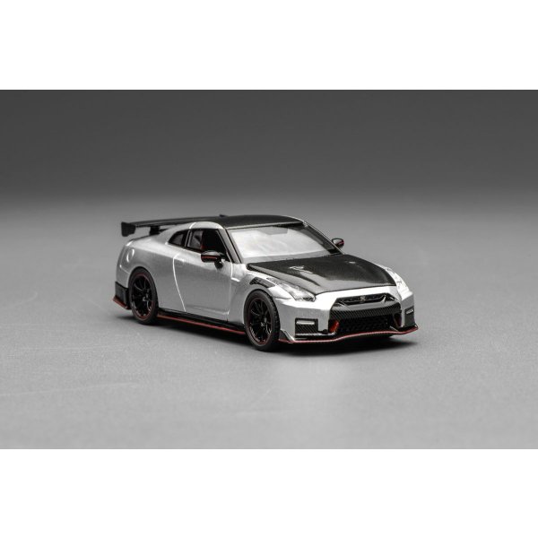 画像1: MOTORHELIX 1/64 Nissan GT-R NISMO (R35) Special Edition 2022 Ultimate Metal Silver (1)