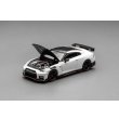 画像2: MOTORHELIX 1/64 Nissan GT-R NISMO (R35) Special Edition 2022 Brilliant White Pearl (2)