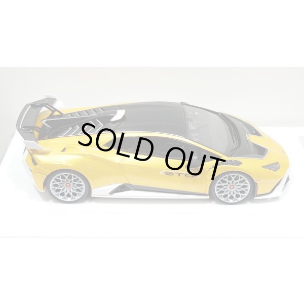 画像8: EIDOLON 1/43 Lamborghini Huracan STO 2021 Grande Giallo Pearl Limited 32 pcs. (8)