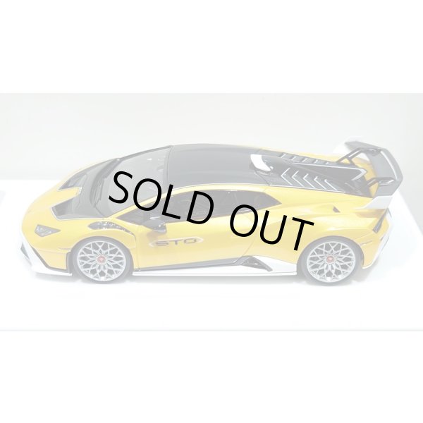 画像4: EIDOLON 1/43 Lamborghini Huracan STO 2021 Grande Giallo Pearl Limited 32 pcs. (4)