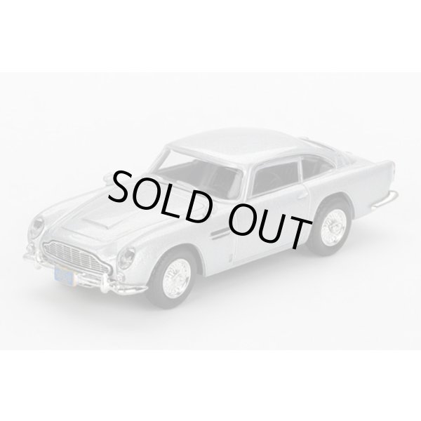 画像2: MINI GT 1/64 Aston Martin DB5 "Casino Royale" (2006) Japan Package (2)