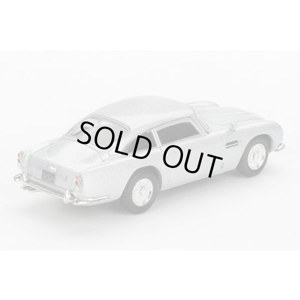 画像3: MINI GT 1/64 Aston Martin DB5 "Casino Royale" (2006) Japan Package (3)